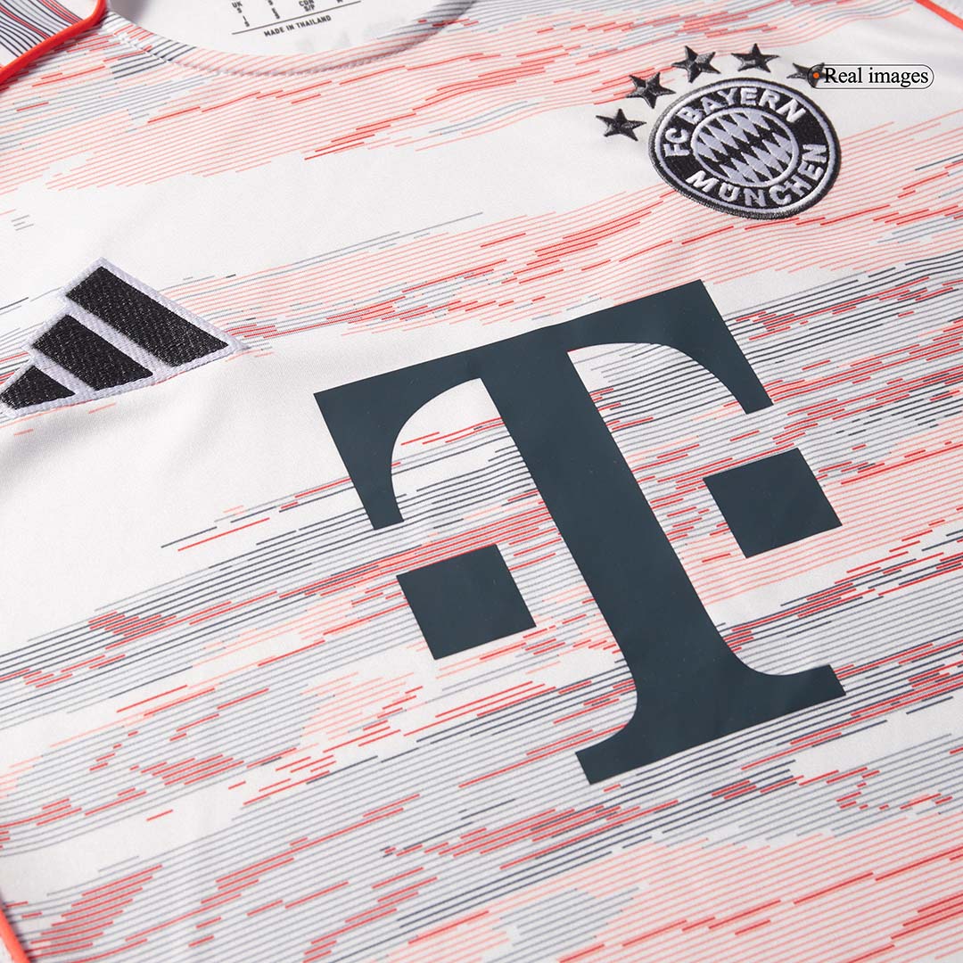 Bayern München Bortedraktsett 2025/26